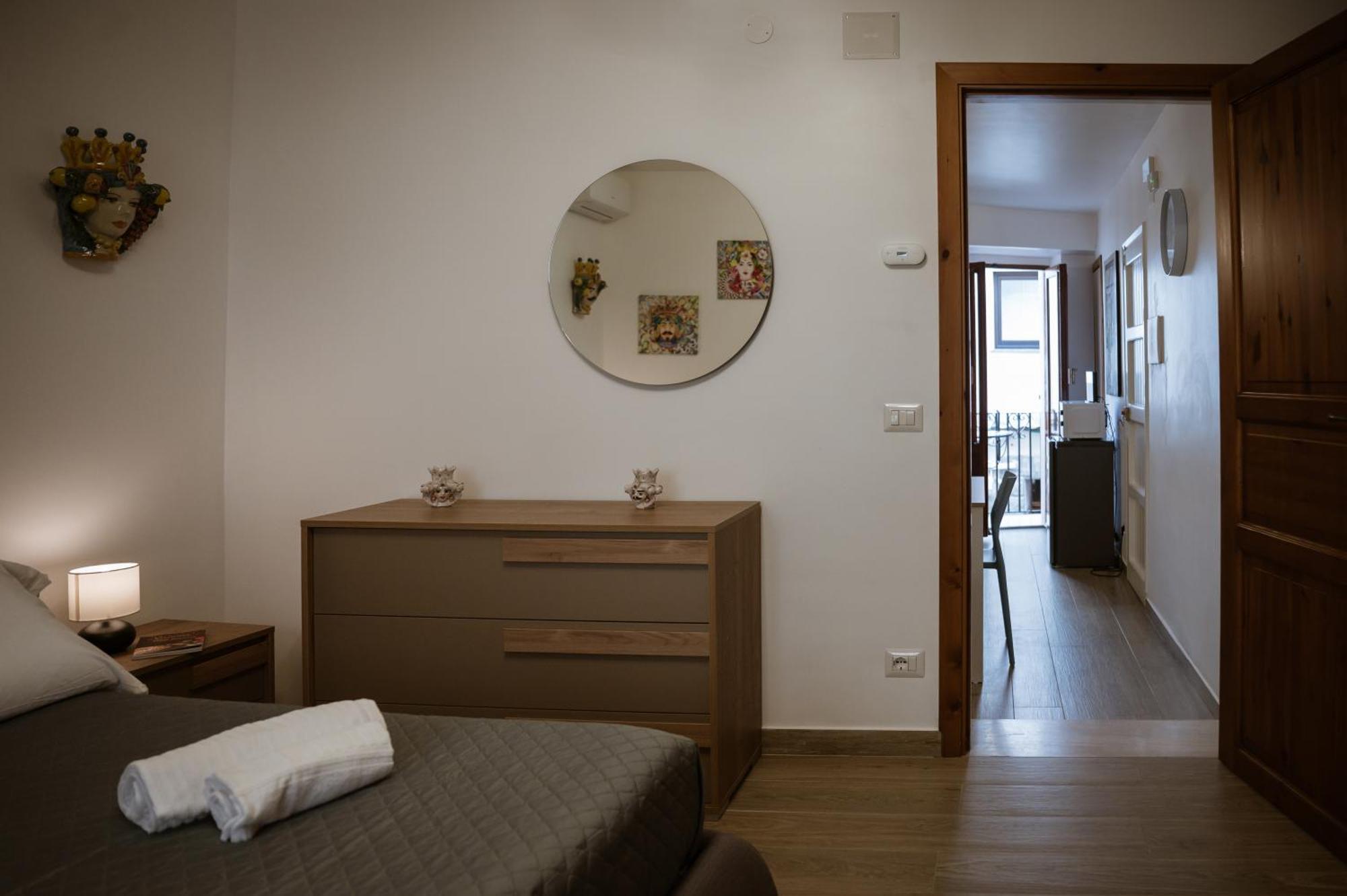 צ'פאלו Cortilia Holiday House מראה חיצוני תמונה